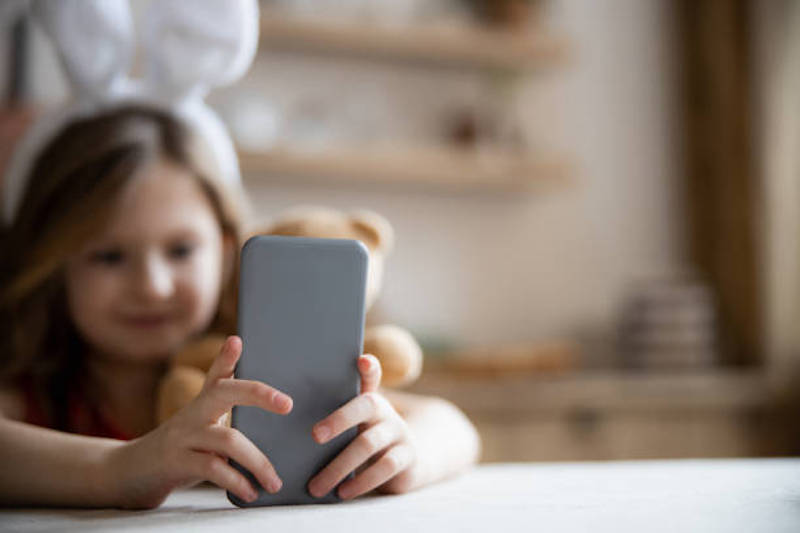El móvil no es un juguete, campaña de sensibilización frente al uso de las pantallas en edades tempranas